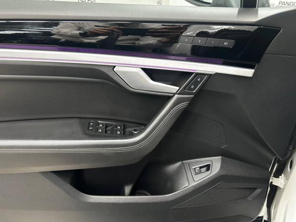 Volkswagen Touareg III с пробегом 2018 года, цена 3 975 000 рублей, 191378 км, внедорожник, Автокод Объявления