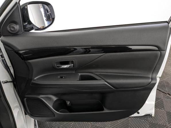 Mitsubishi Outlander III Рестайлинг 3 с пробегом 2022 года, цена 2 845 000 рублей, 3869 км, внедорожник, Автокод Объявления