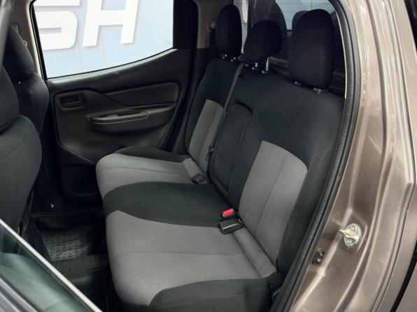 Mitsubishi L200 V с пробегом 2017 года, цена 2 100 000 рублей, 125569 км, offers.body_type.unknown, Автокод Объявления