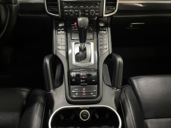 Porsche Cayenne II (958) с пробегом 2012 года, цена 2 400 000 рублей, 143597 км, внедорожник, Автокод Объявления