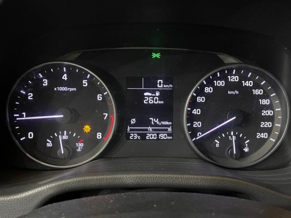 Hyundai Elantra VI (AD) с пробегом 2017 года, цена 910 000 рублей, 200187 км, седан, Автокод Объявления