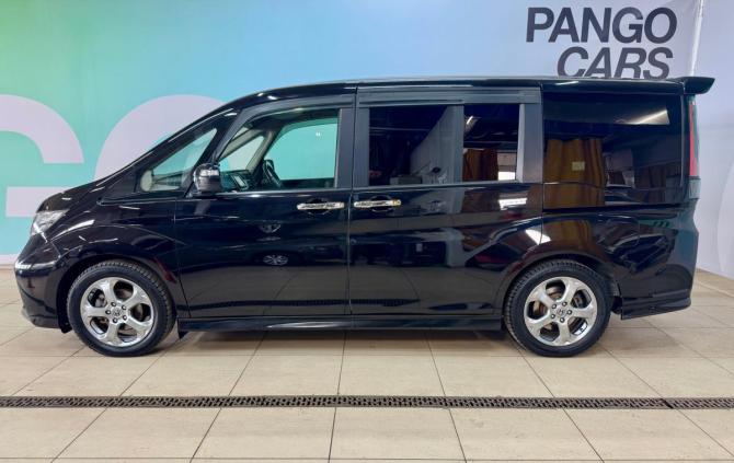 Honda Stepwgn V с пробегом 2015 года, цена 1 935 000 рублей, 124000 км, минивэн, Автокод Объявления