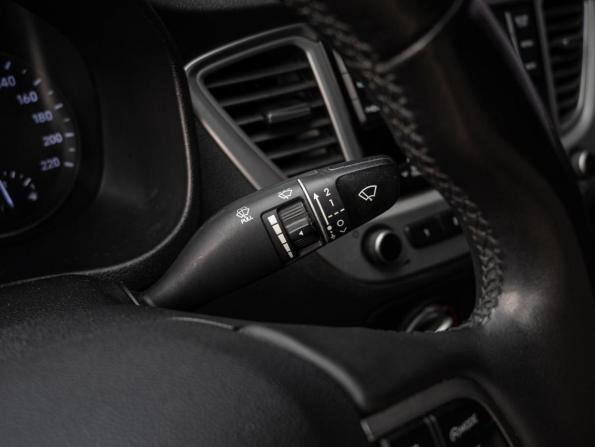 Hyundai Solaris II с пробегом 2019 года, цена 1 385 000 рублей, 108343 км, седан, Автокод Объявления