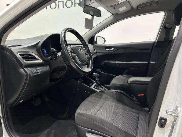 Hyundai Solaris II с пробегом 2020 года, цена 1 299 000 рублей, 106700 км, седан, Автокод Объявления