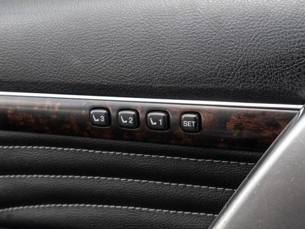 Toyota Land Cruiser 200 Series Рестайлинг 1 с пробегом 2013 года, цена 3 620 000 рублей, 293098 км, внедорожник, Автокод Объявления