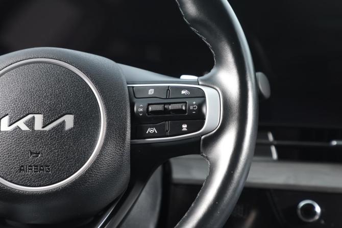 Kia Sportage V с пробегом 2022 года, цена 3 299 000 рублей, 53000 км, внедорожник, Автокод Объявления