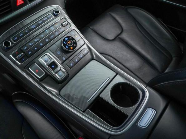 Hyundai Santa Fe IV Рестайлинг с пробегом 2021 года, цена 3 399 077 рублей, 136028 км, внедорожник, Автокод Объявления