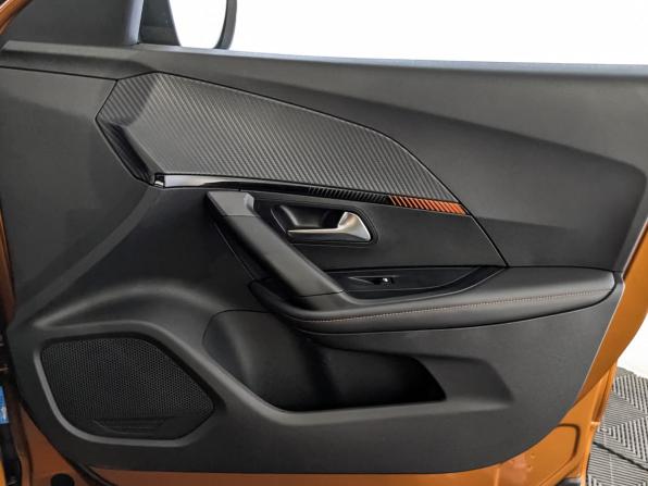 Peugeot 2008 II с пробегом 2021 года, цена 2 025 000 рублей, 13039 км, внедорожник, Автокод Объявления