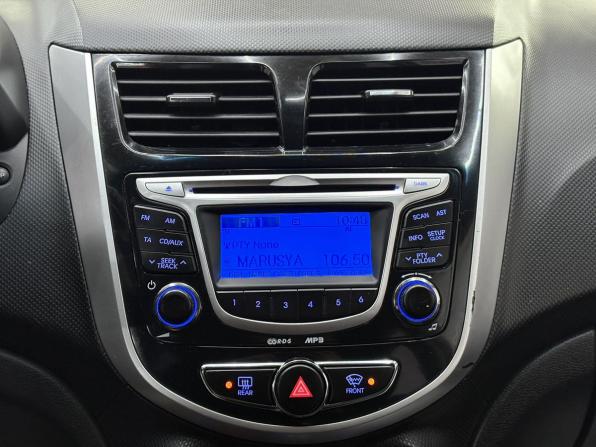 Hyundai Solaris I с пробегом 2013 года, цена 965 000 рублей, 145001 км, хэтчбек, Автокод Объявления