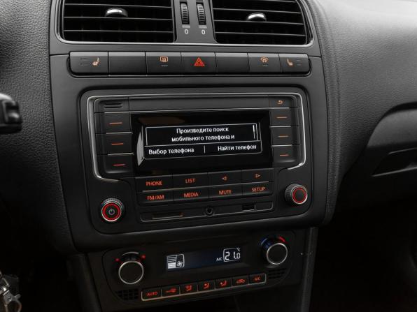 Volkswagen Polo V Рестайлинг с пробегом 2017 года, цена 1 120 000 рублей, 77312 км, седан, Автокод Объявления