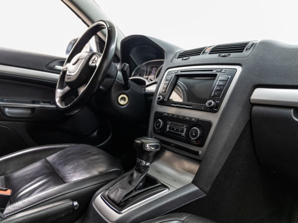 Skoda Octavia II (A5) Рестайлинг с пробегом 2012 года, цена 1 048 000 рублей, 161221 км, лифтбек, Автокод Объявления