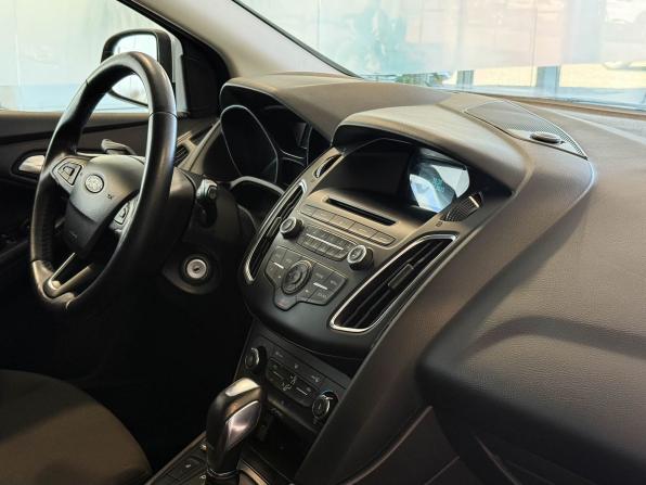 Ford Focus III Рестайлинг с пробегом 2015 года, цена 970 000 рублей, 114637 км, хэтчбек, Автокод Объявления
