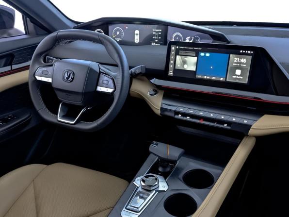 Changan UNI-V I с пробегом 2023 года, цена 2 370 000 рублей, 35494 км, лифтбек, Автокод Объявления