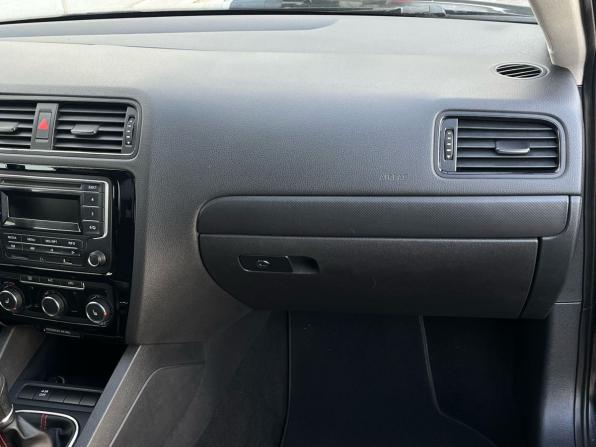 Volkswagen Jetta VI с пробегом 2014 года, цена 640 000 рублей, 282000 км, седан, Автокод Объявления
