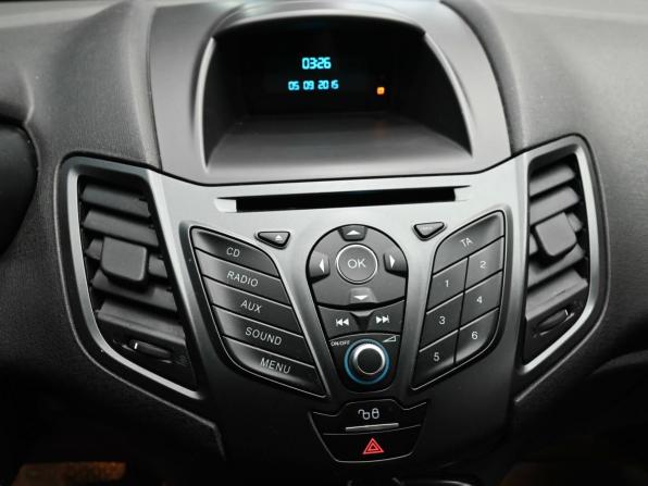 Ford Fiesta Mk6 Рестайлинг с пробегом 2015 года, цена 800 000 рублей, 170515 км, хэтчбек, Автокод Объявления