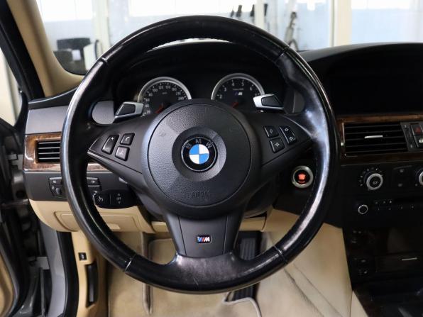 BMW 5 серии V (E60/E61) Рестайлинг с пробегом 2007 года, цена 1 500 000 рублей, 278359 км, седан, Автокод Объявления