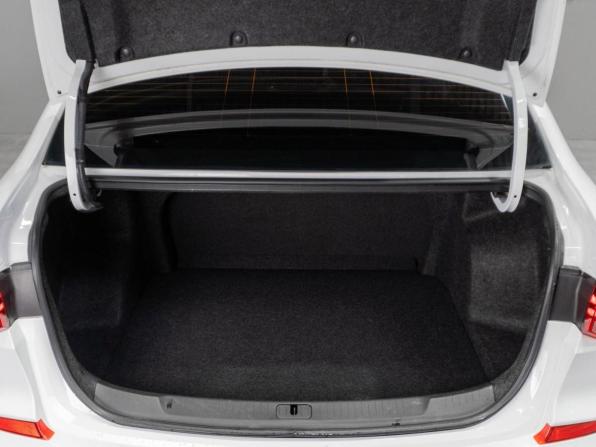 Chevrolet Monza II с пробегом 2022 года, цена 1 559 000 рублей, 23077 км, седан, Автокод Объявления