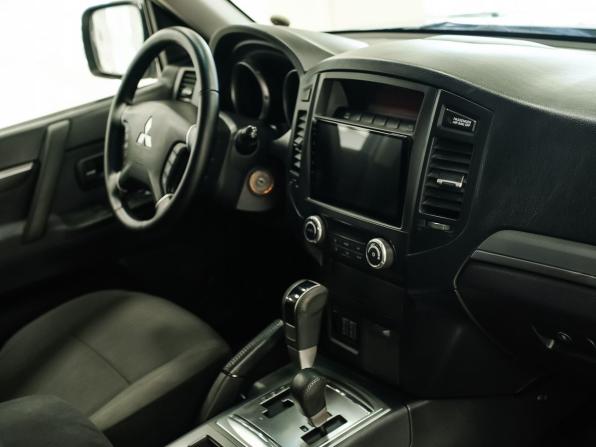 Mitsubishi Pajero IV Рестайлинг 1 с пробегом 2011 года, цена 1 766 000 рублей, 193897 км, внедорожник, Автокод Объявления