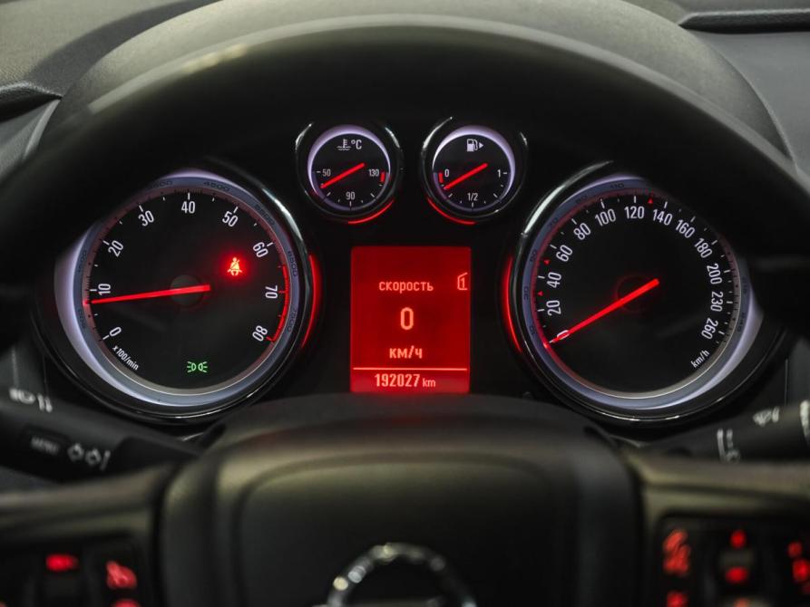 Opel Astra J Рестайлинг Челябинск  - изображение 21
