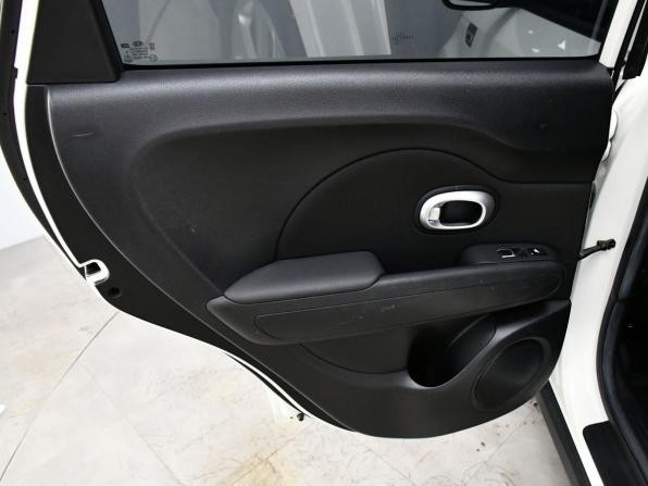 Kia Soul II Рестайлинг с пробегом 2018 года, цена 1 597 000 рублей, 102041 км, хэтчбек, Автокод Объявления