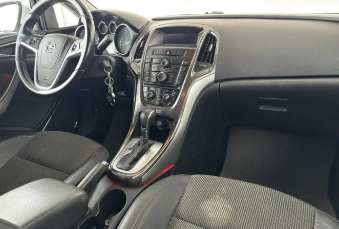 Opel Astra J с пробегом 2012 года, цена 599 000 рублей, 183638 км, хэтчбек, Автокод Объявления