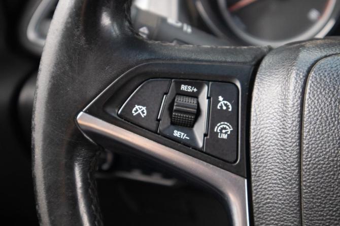 Opel Astra J Рестайлинг с пробегом 2012 года, цена 659 000 рублей, 112000 км, хэтчбек, Автокод Объявления