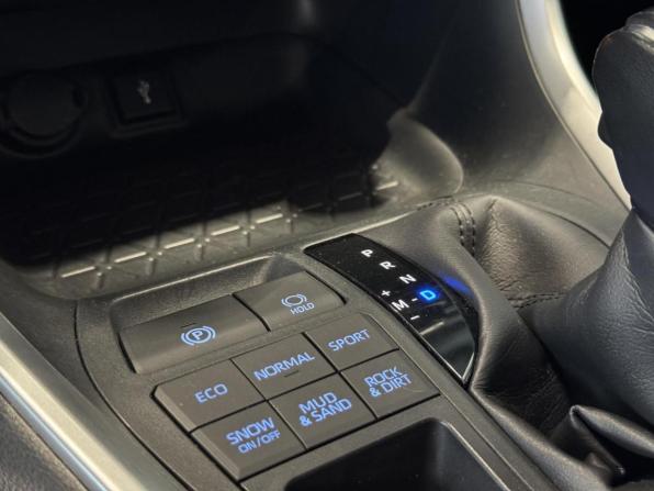Toyota RAV4 V (XA50) с пробегом 2021 года, цена 3 750 000 рублей, 10800 км, внедорожник, Автокод Объявления
