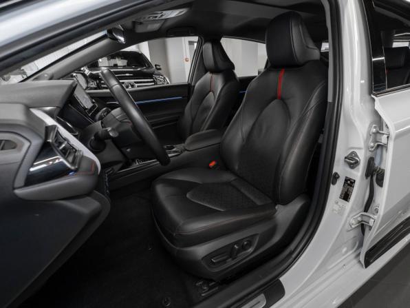 Toyota Camry VIII (XV70) Рестайлинг с пробегом 2021 года, цена 3 190 000 рублей, 61245 км, седан, Автокод Объявления