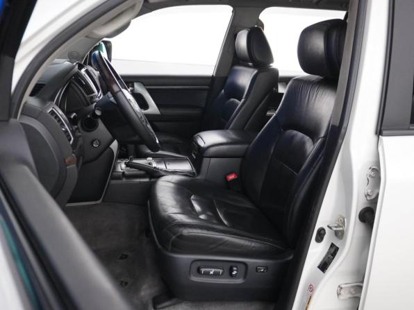 Toyota Land Cruiser 200 Series Рестайлинг 1 с пробегом 2015 года, цена 3 599 051 рубль, 488161 км, внедорожник, Автокод Объявления