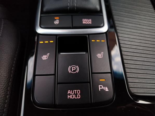 Kia Optima IV Рестайлинг с пробегом 2018 года, цена 1 999 000 рублей, 67856 км, седан, Автокод Объявления