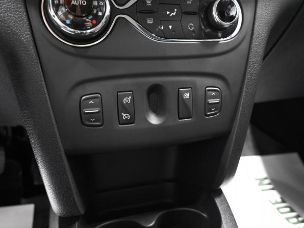 Renault Sandero II с пробегом 2017 года, цена 1 125 000 рублей, 95224 км, хэтчбек, Автокод Объявления