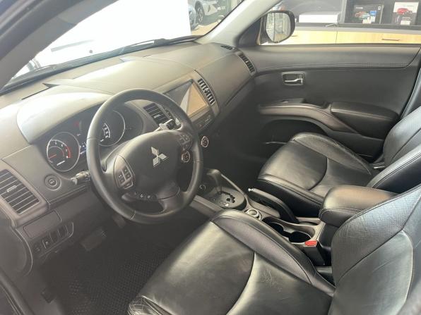 Mitsubishi Outlander II Рестайлинг с пробегом 2011 года, цена 1 046 500 рублей, 200306 км, внедорожник, Автокод Объявления