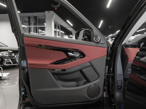 Land Rover Range Rover Evoque II Рестайлинг с пробегом 2025 года, цена 5 800 000 рублей, 39 км, внедорожник, Автокод Объявления