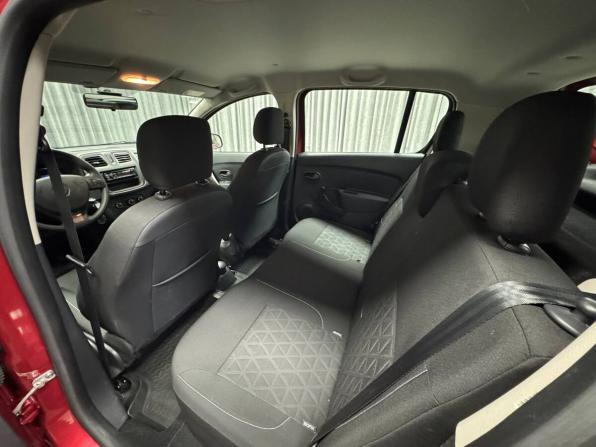 Renault Sandero II с пробегом 2015 года, цена 1 395 000 рублей, 4812 км, хэтчбек, Автокод Объявления