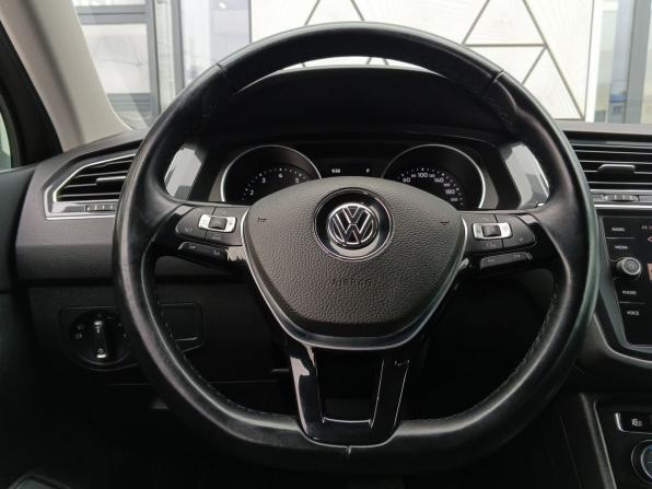 Volkswagen Tiguan II с пробегом 2017 года, цена 1 999 000 рублей, 246425 км, внедорожник, Автокод Объявления