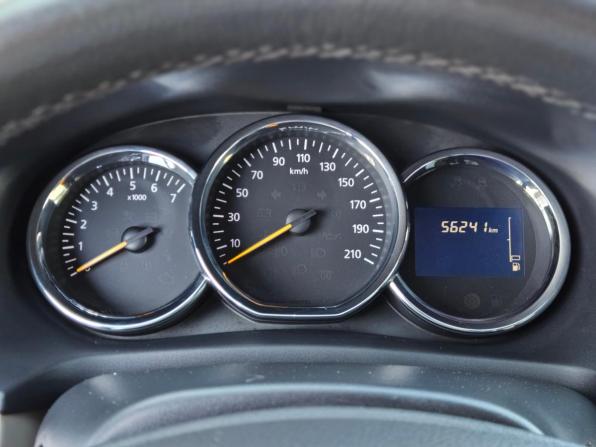 Renault Logan II с пробегом 2016 года, цена 869 000 рублей, 57000 км, седан, Автокод Объявления