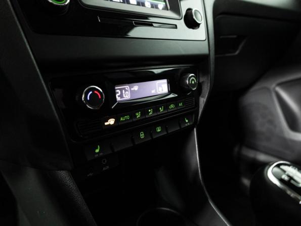 Skoda Rapid I с пробегом 2015 года, цена 842 989 рублей, 164000 км, лифтбек, Автокод Объявления