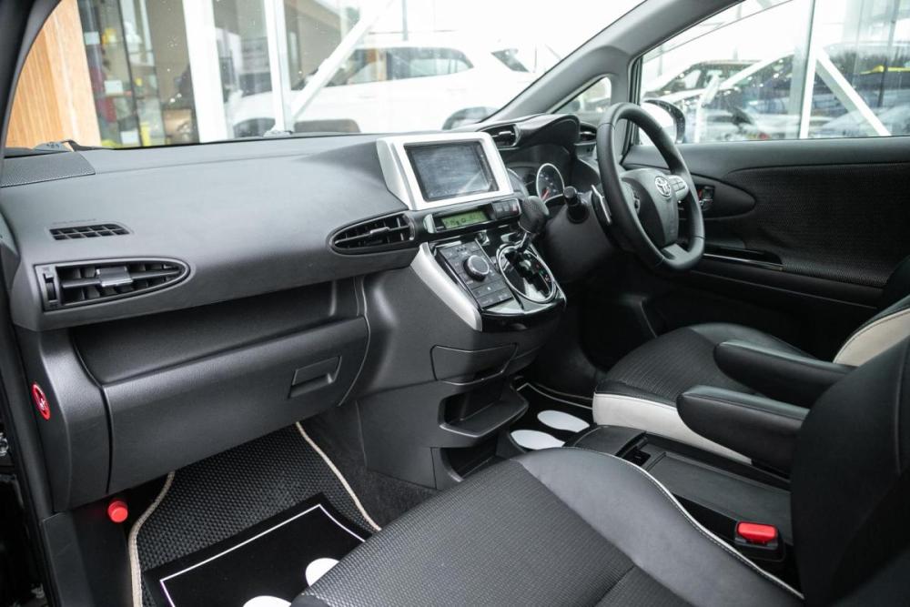 Toyota Wish II Рестайлинг Иркутск  - изображение 19