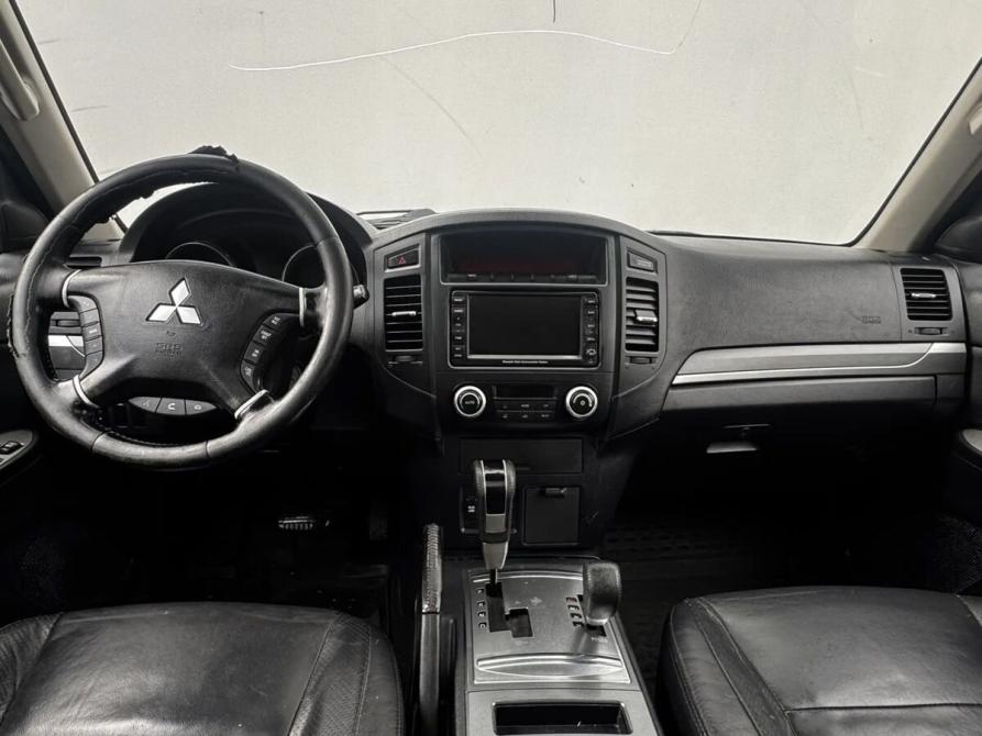 Mitsubishi Pajero IV Рестайлинг 1 Москва  - изображение 9