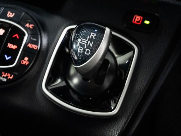 Toyota Noah III (R80) с пробегом 2015 года, цена 1 700 000 рублей, 207169 км, минивэн, Автокод Объявления