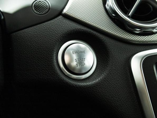 Mercedes-Benz GLA I (X156) Рестайлинг с пробегом 2019 года, цена 2 499 700 рублей, 103595 км, внедорожник, Автокод Объявления