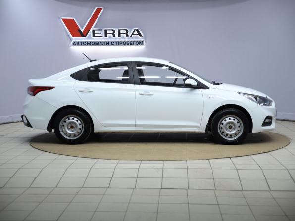 Hyundai Solaris II с пробегом 2018 года, цена 1 050 000 рублей, 161401 км, седан, Автокод Объявления