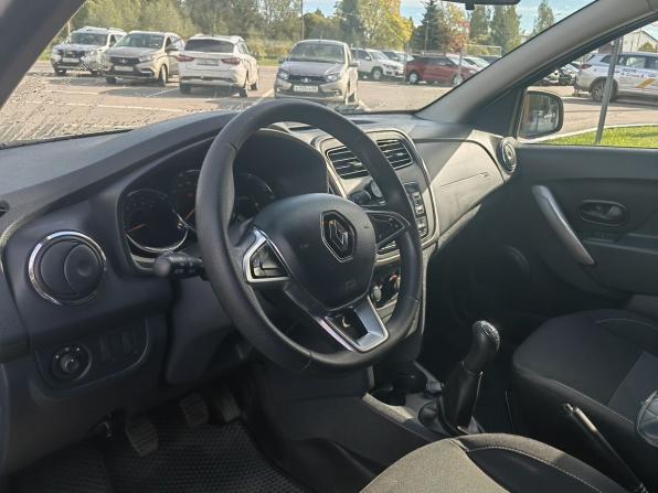 Renault Sandero II Рестайлинг с пробегом 2020 года, цена 1 335 000 рублей, 80000 км, хэтчбек, Автокод Объявления