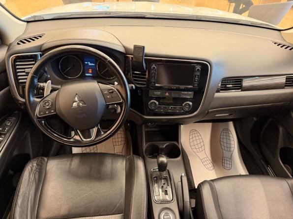 Mitsubishi Outlander III Рестайлинг 2 с пробегом 2016 года, цена 1 699 000 рублей, 110000 км, внедорожник, Автокод Объявления