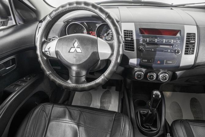 Mitsubishi Outlander II Рестайлинг с пробегом 2012 года, цена 919 000 рублей, 280000 км, внедорожник, Автокод Объявления