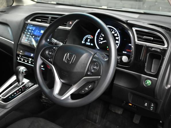 Honda Shuttle II с пробегом 2018 года, цена 1 615 000 рублей, 66648 км, универсал, Автокод Объявления