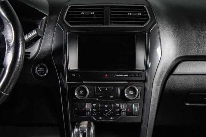 Ford Explorer V Рестайлинг 2 с пробегом 2018 года, цена 2 799 000 рублей, 172174 км, внедорожник, Автокод Объявления
