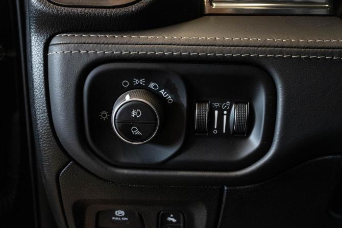 Ram 1500 V с пробегом 2020 года, цена 6 249 000 рублей, 71608 км, пикап, Автокод Объявления