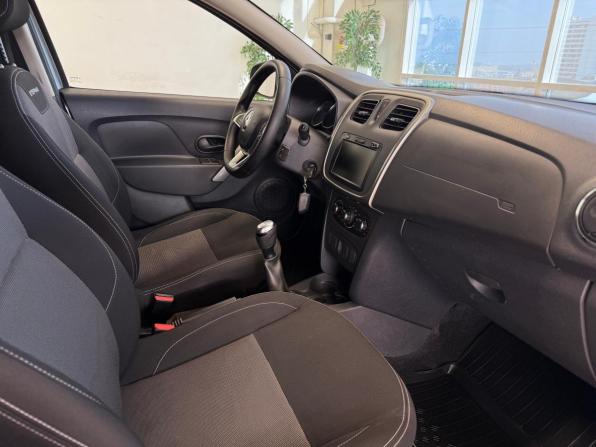 Renault Logan II Рестайлинг с пробегом 2021 года, цена 1 270 000 рублей, 57000 км, седан, Автокод Объявления