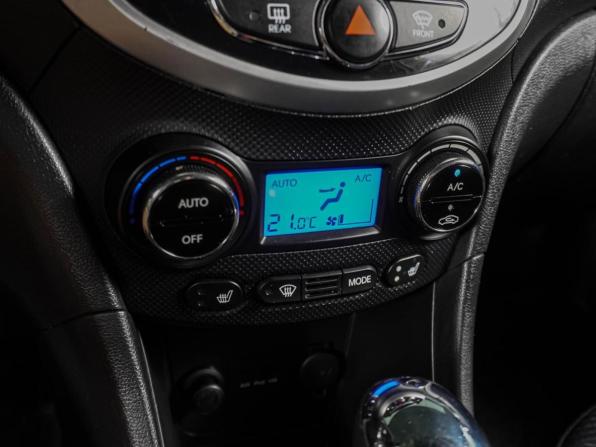 Hyundai Solaris I с пробегом 2011 года, цена 899 000 рублей, 170595 км, седан, Автокод Объявления
